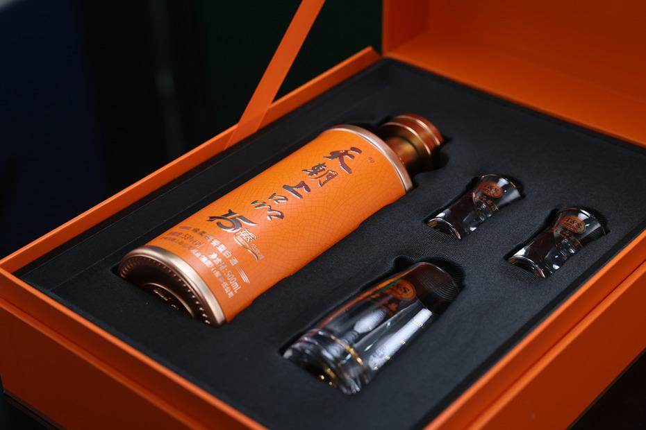 1741314440259530.jpg 天朝上品·15年慶酒禮盒包裝_副本.jpg